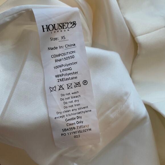 HOUSE OF CB White Tiffany Structured One Shoulder Sleeve Dress - Picture 6 of 14